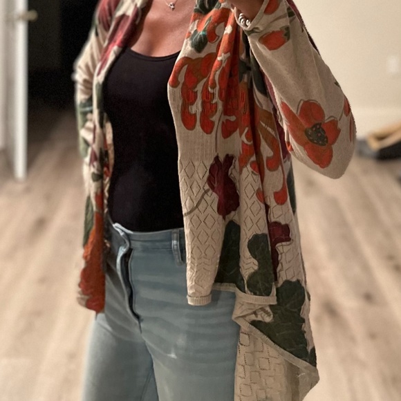 Cardigan - Picture 2 of 4